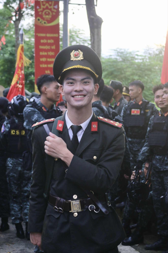 Minh Đức, khối sĩ quan Hậu cần - Kỹ thuật Công an nhân dân trên thao trường ở Hòa Lạc tháng 7/2025. Ảnh: Nhân vật cung cấp