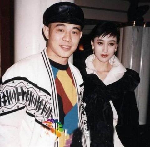 Hoa hậu nắm trong tay 7.000 tỷ, có cuộc sống bí ẩn nhất showbiz là ai?- Ảnh 4.