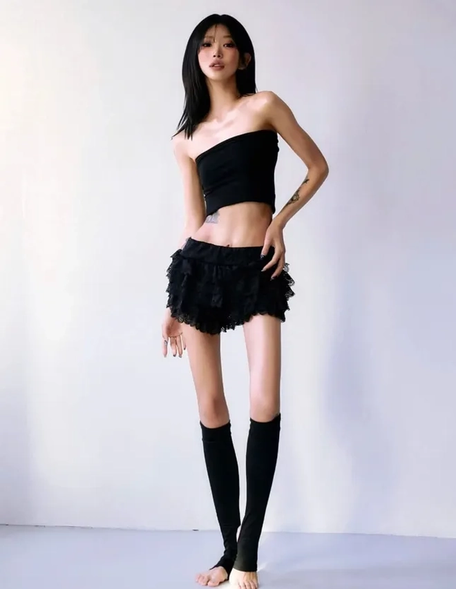 Thân hình “da bọc xương” của con gái Choi Jin Sil- Ảnh 3. Thân hình “da bọc xương” của con gái Choi Jin Sil- Ảnh 3.