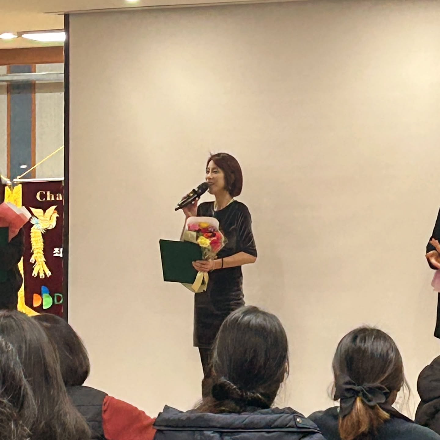 Nữ ca sĩ bỏ showbiz vì bị hội chị em bắt nạt nay tái xuất bằng 1 nghề không ai nghĩ tới- Ảnh 2.