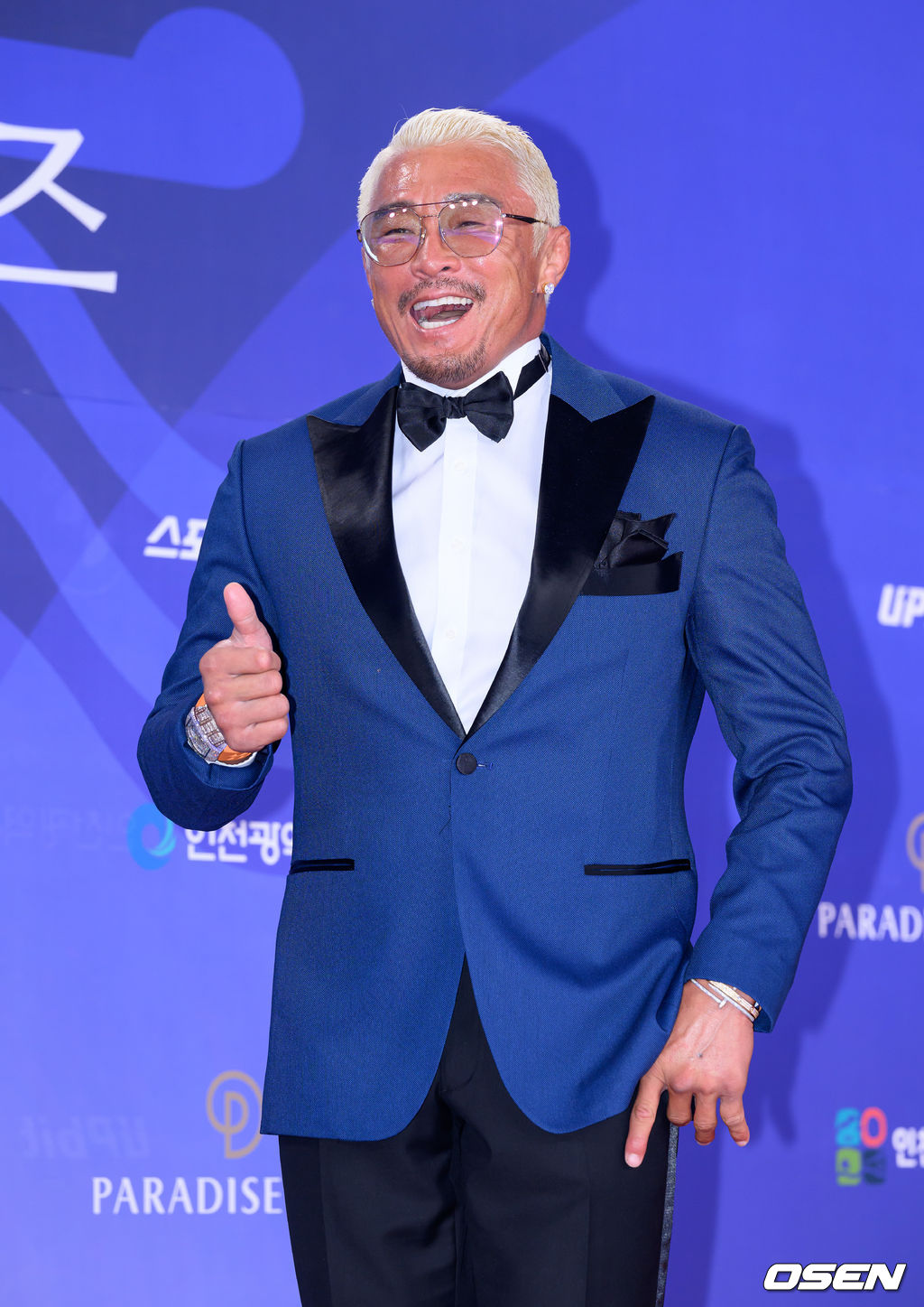 Rồng Xanh nhiều sự cố không tưởng: Cả dàn mỹ nhân vấp ngã không chỉ Yoona, 1 sao nữ còn lộ đồ nhạy cảm- Ảnh 20.