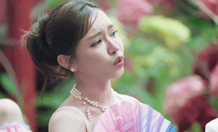 Tập 3 Em Xinh Say Hi: Bích Phương tá hoả khi nghe tên