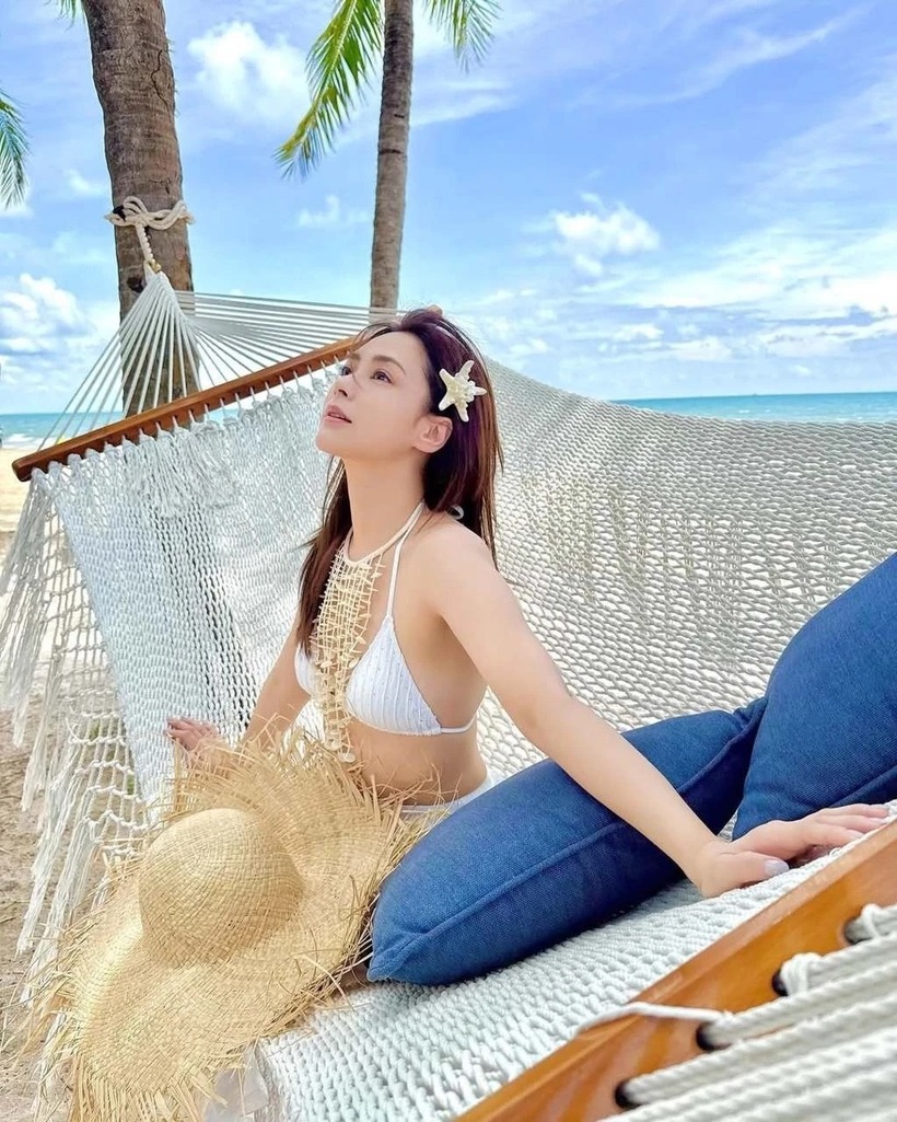 Nữ diễn viên sụp đổ hình tượng Nữ diễn viên sụp đổ hình tượng