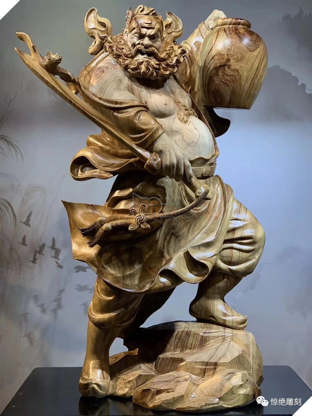 Tượng gỗ điêu khắc hình tượng của Chung Quỳ