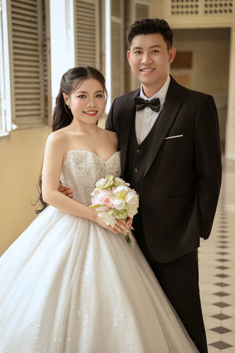 Cặp đôi có 9 năm tìm hiểu trước khi về chung một nhà 