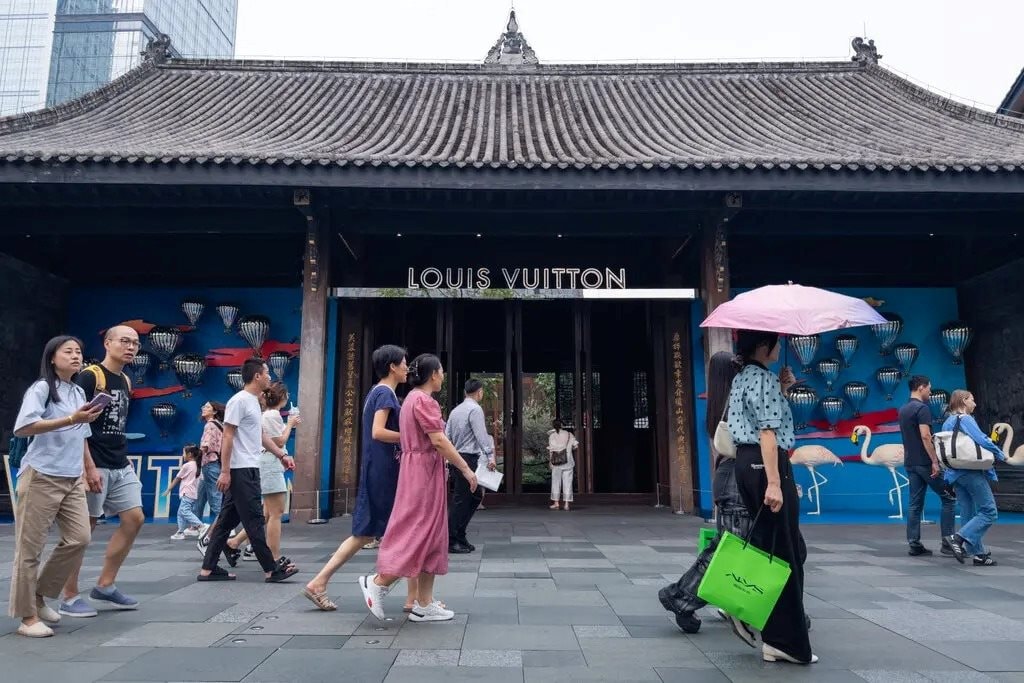 Vỡ mộng với chốn phồn hoa đô thị, giới trẻ Trung Quốc đổ xô tới ‘thành phố hạnh phúc nhất đất nước’ lập nghiệp: “Mức lương ở đây đủ để mua bất cứ thứ gì tôi muốn”- Ảnh 1. Vỡ mộng với chốn phồn hoa đô thị, giới trẻ Trung Quốc đổ xô tới ‘thành phố hạnh phúc nhất đất nước’ lập nghiệp: “Mức lương ở đây đủ để mua bất cứ thứ gì tôi muốn”- Ảnh 1.