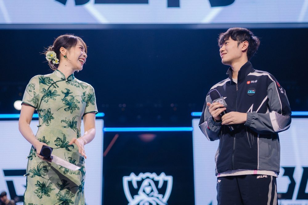 Á quân CKTG lập thành tích