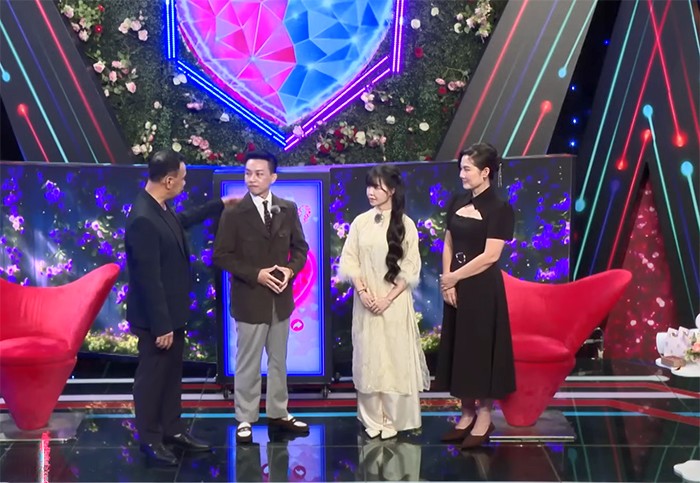 co-gai-hue-xinh-dep-tu-choi-ban-trai-cuc-pham-gay-tiec-nuoi-ban-trai-cuc-pham-7-1761060783-239-width700height483 Cô gái Huế xinh đẹp từ chối “bạn trai cực phẩm” gây tiếc nuối - 7