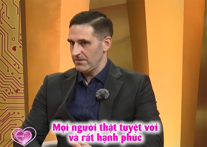 co-gai-viet-khien-linh-hai-quan-my-nghi-huu-non-chi-sau-5-ngay-gap-mat-chang-hai-quan-my-4-1760276593-222-width700height498 Cô gái Việt khiến lính hải quân Mỹ nghỉ hưu non chỉ sau 5 ngày gặp mặt - 4