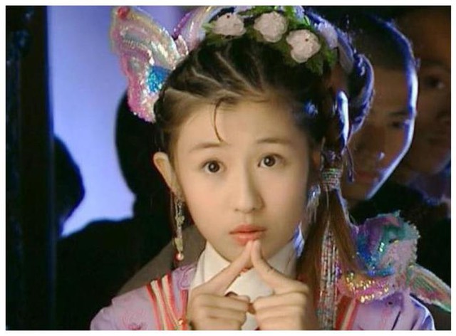 Mỹ nhân kỳ lạ tiên đoán trước, cứu Hòa Thân khỏi cái kết ê chề: Được ban một phần gia sản của ông ta- Ảnh 4. Mỹ nhân kỳ lạ tiên đoán trước, cứu Hòa Thân khỏi cái kết ê chề: Được ban một phần gia sản của ông ta- Ảnh 4.