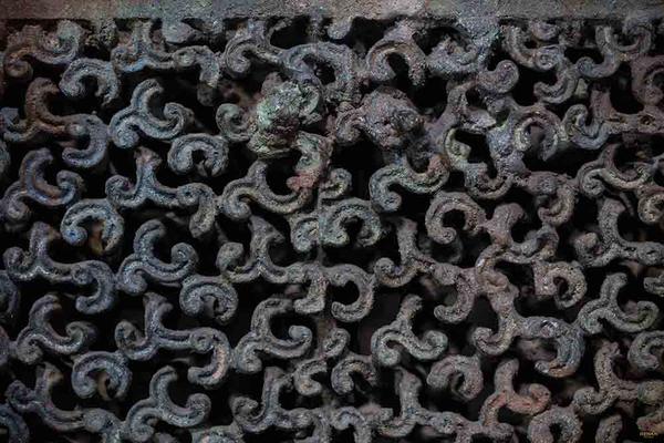 Hồ nước biến mất, cổ vật