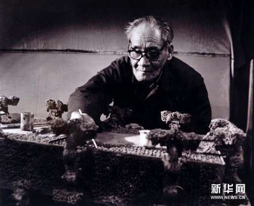 Hồ nước biến mất, cổ vật