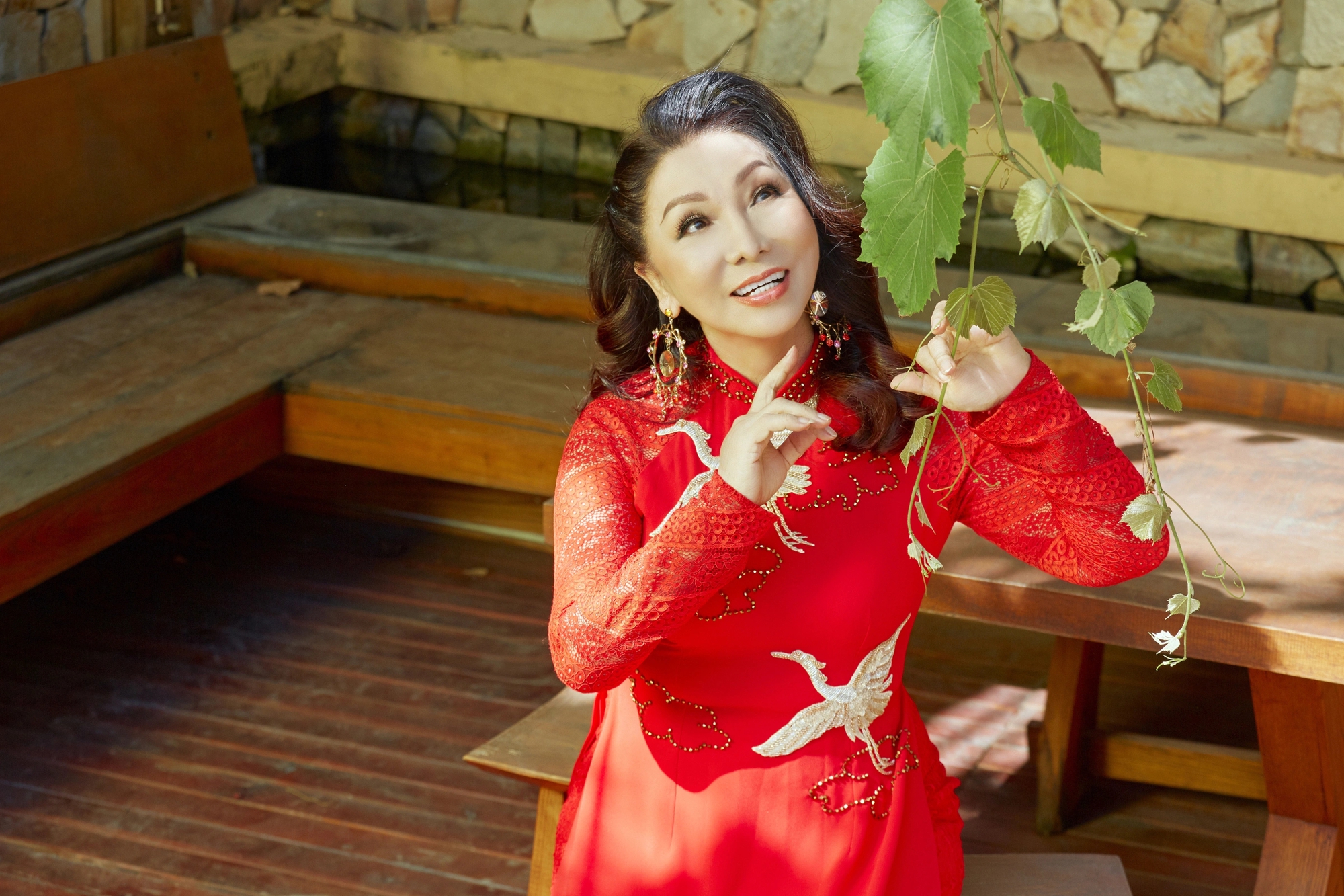 Nữ NSND sở hữu biệt thự 100 tỷ ở Thủ Đức, 2 lần đò vẫn lẻ bóng, quyết ở Việt Nam không sang Mỹ sống- Ảnh 6. Nữ NSND sở hữu biệt thự 100 tỷ ở Thủ Đức, 2 lần đò vẫn lẻ bóng, quyết ở Việt Nam không sang Mỹ sống- Ảnh 6.