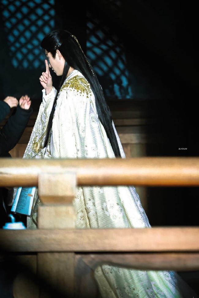 Long thần đẹp khuynh đảo màn ảnh Trung Quốc hiện tại: Nhan sắc hoa lệ càng ngắm càng mê- Ảnh 1. Long thần đẹp khuynh đảo màn ảnh Trung Quốc hiện tại: Nhan sắc hoa lệ càng ngắm càng mê- Ảnh 1.