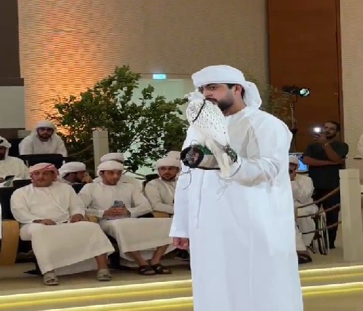 Người đàn ông xuống tiền mua con chim với giá 2,5 tỷ đồng- Ảnh 1.