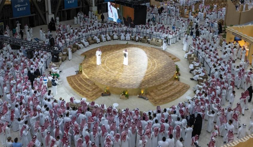 Con chim được bán với giá 4,5 tỷ đồng, đại gia vẫn xuống tiền mua- Ảnh 1.