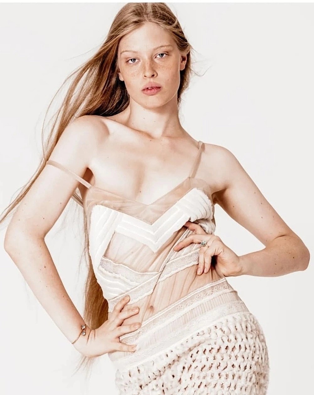 Con gái chuyển giới của tỷ phú Elon Musk được ví như Rapunzel bước ra từ cổ tích: Tên tuổi mới của làng mẫu quốc tế- Ảnh 5.