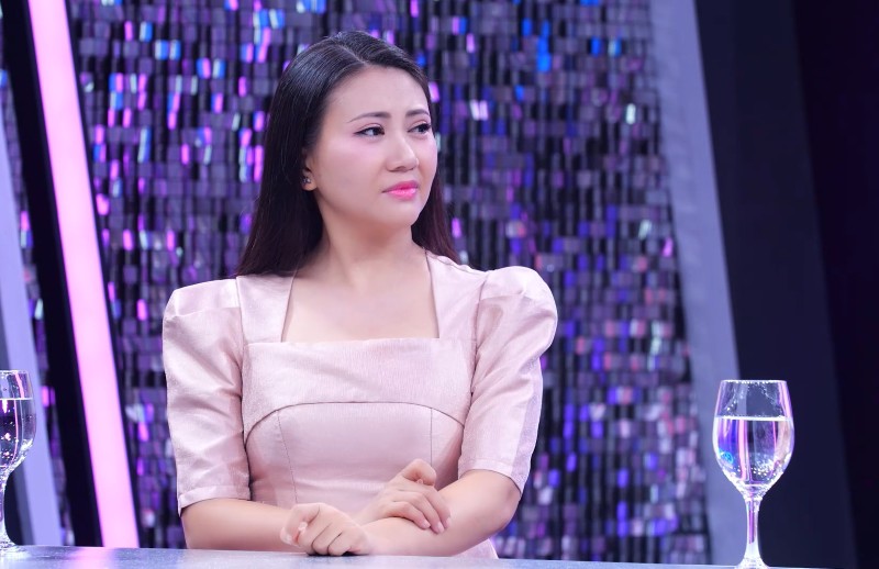 con-ngoai-gia-thu-su-that-khong-the-che-giau-con-ngoai-gia-thu-1-1763947898-809-width800height518 Huỳnh Ngân cho rằng: “Hơn ai hết, mẹ là người cần biết và hiểu ba nhất. Người con phải tin vào bản lĩnh của mẹ”.