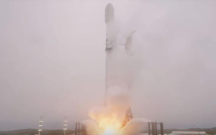 Tàu Nyx mang theo tro cốt của hơn 160 người quá cố, bay quanh Trái đất hai đến ba vòng trước khi quay lại. (Ảnh: SPACE)