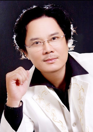 Tài tử màn ảnh một thời lấy vợ gần 20 năm không ai biết, tuổi 63 có 2 căn nhà, hôn nhân viên mãn- Ảnh 2.