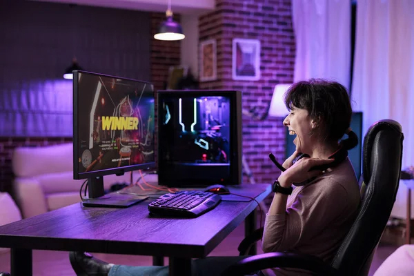 Game thủ dành nhiều thời gian xem hơn là chơi – Tín hiệu cảnh báo cho ngành game và Esports content