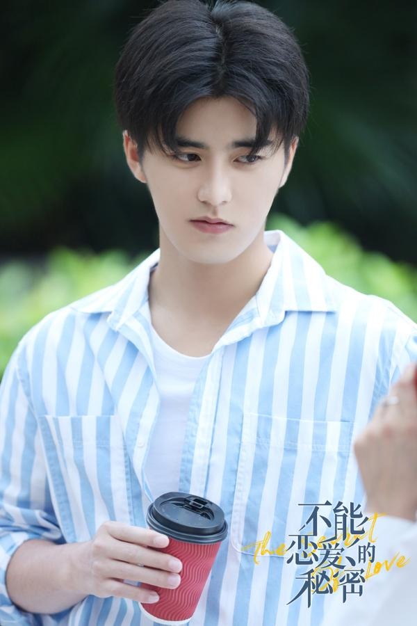 Chồng mỹ nhân hot nhất màn ảnh dính phốt nhắn tin gạ gẫm bạn diễn, cú twist 180 độ khiến dân tình ngã ngửa- Ảnh 1.