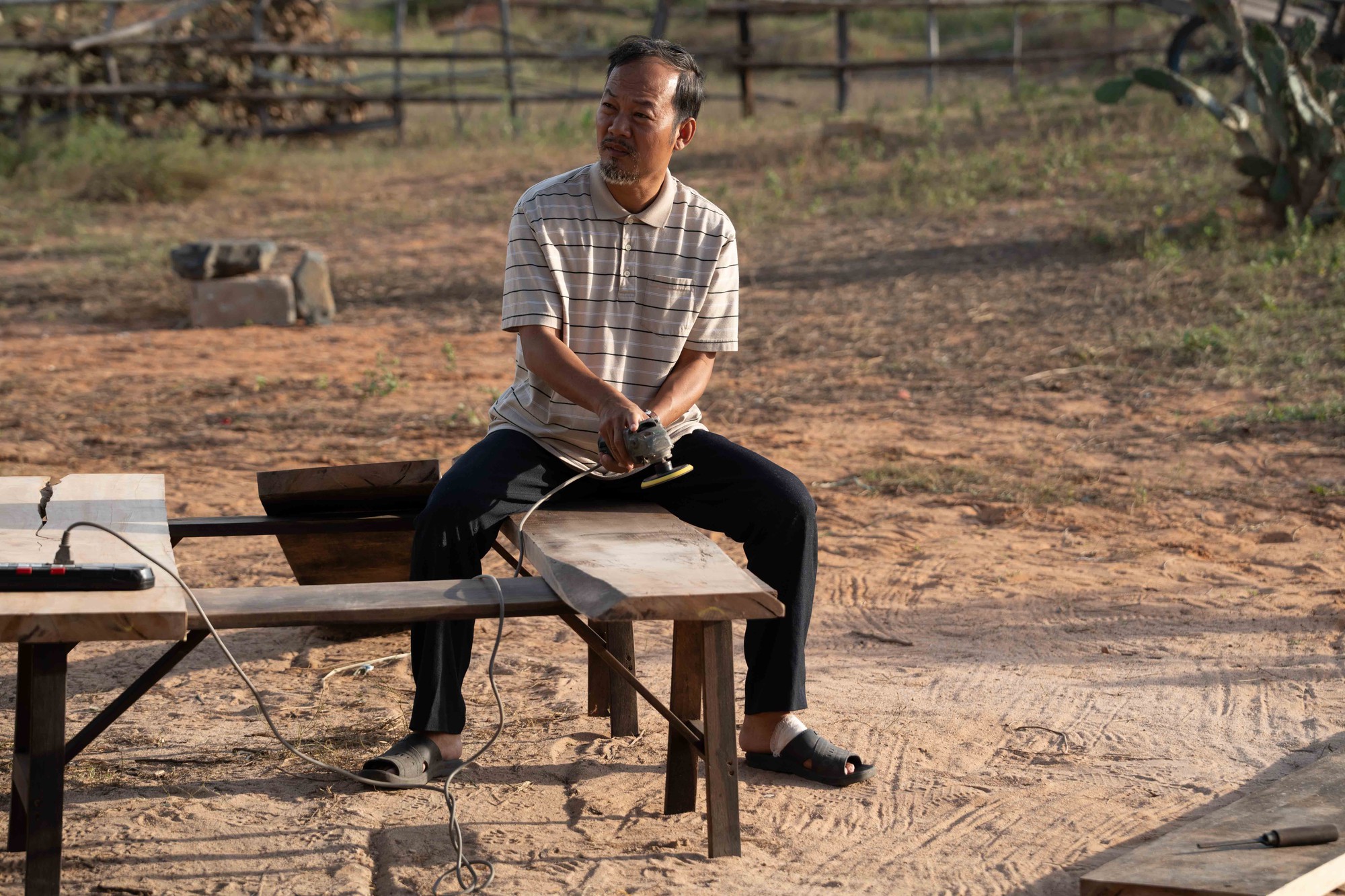 Bài học quá đời từ Lật Mặt 8: Đời cha ăn mặn, đời con không nhất thiết khát nước!- Ảnh 2.