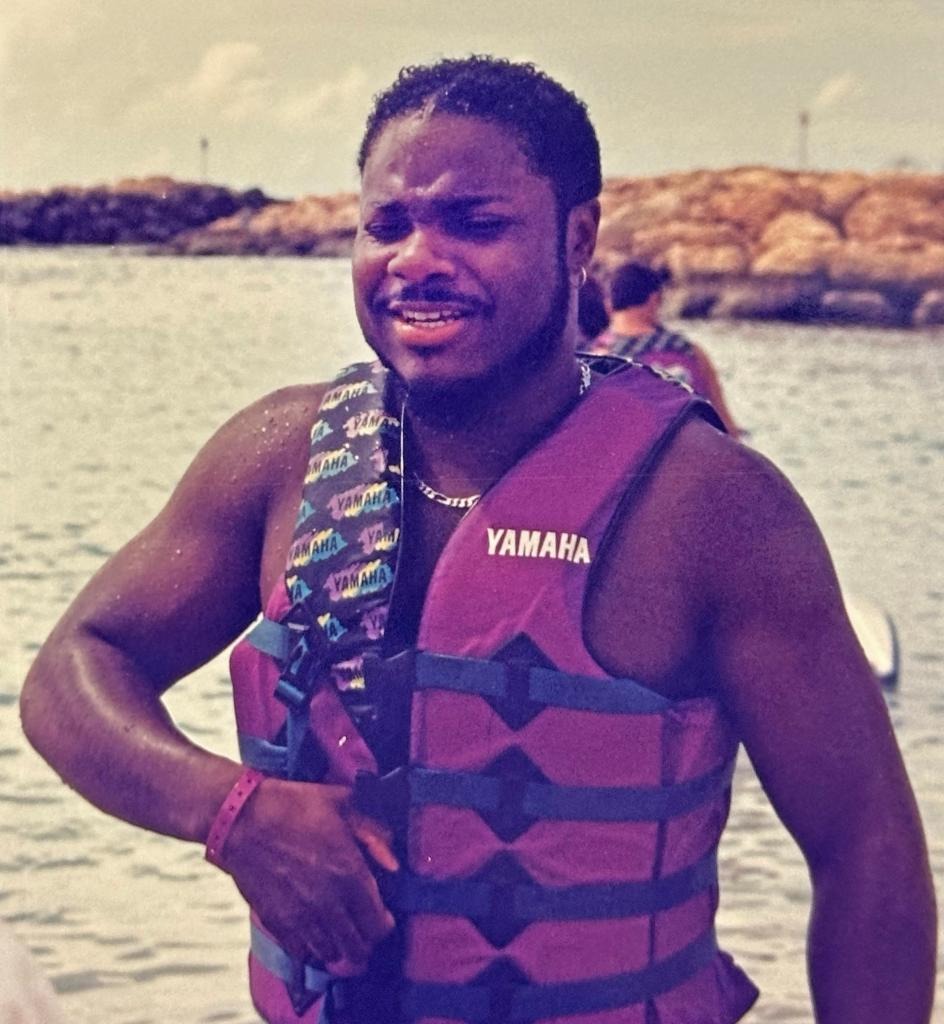 Hé lộ giây phút cuối đời của nam diễn viên chết đuối khi du lịch cùng gia đình- Ảnh 1.