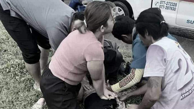 Dắt xe qua đoạn đường ngập nước, cô gái đột nhiên ngã xuống, nhân chứng chạy tới chứng kiến cảnh ám ảnh- Ảnh 2.