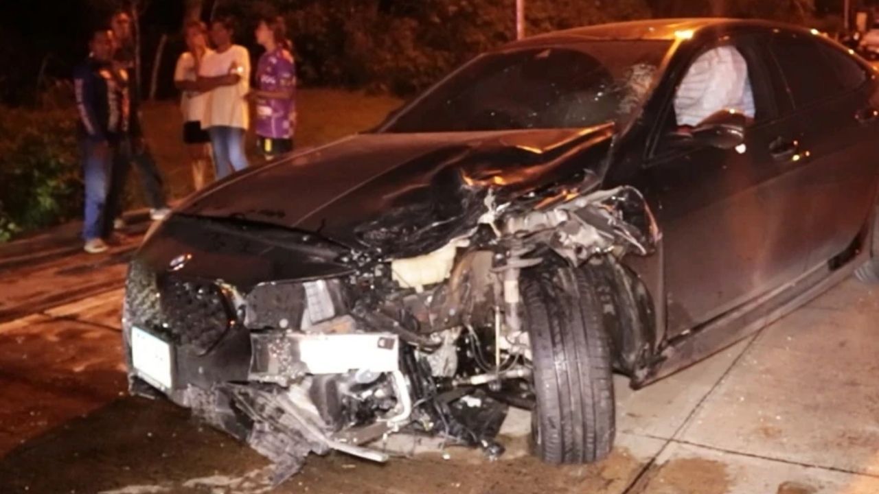 Tài xế xe BMW phóng với tốc độ