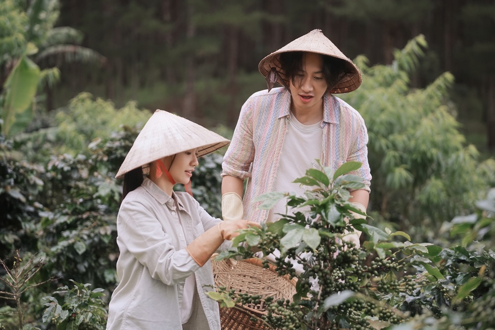 Tóm dính sao hạng A Hàn Quốc đến Sài Gòn ngồi trà đá, ăn bánh mì nhưng không ai nhận ra- Ảnh 6.
