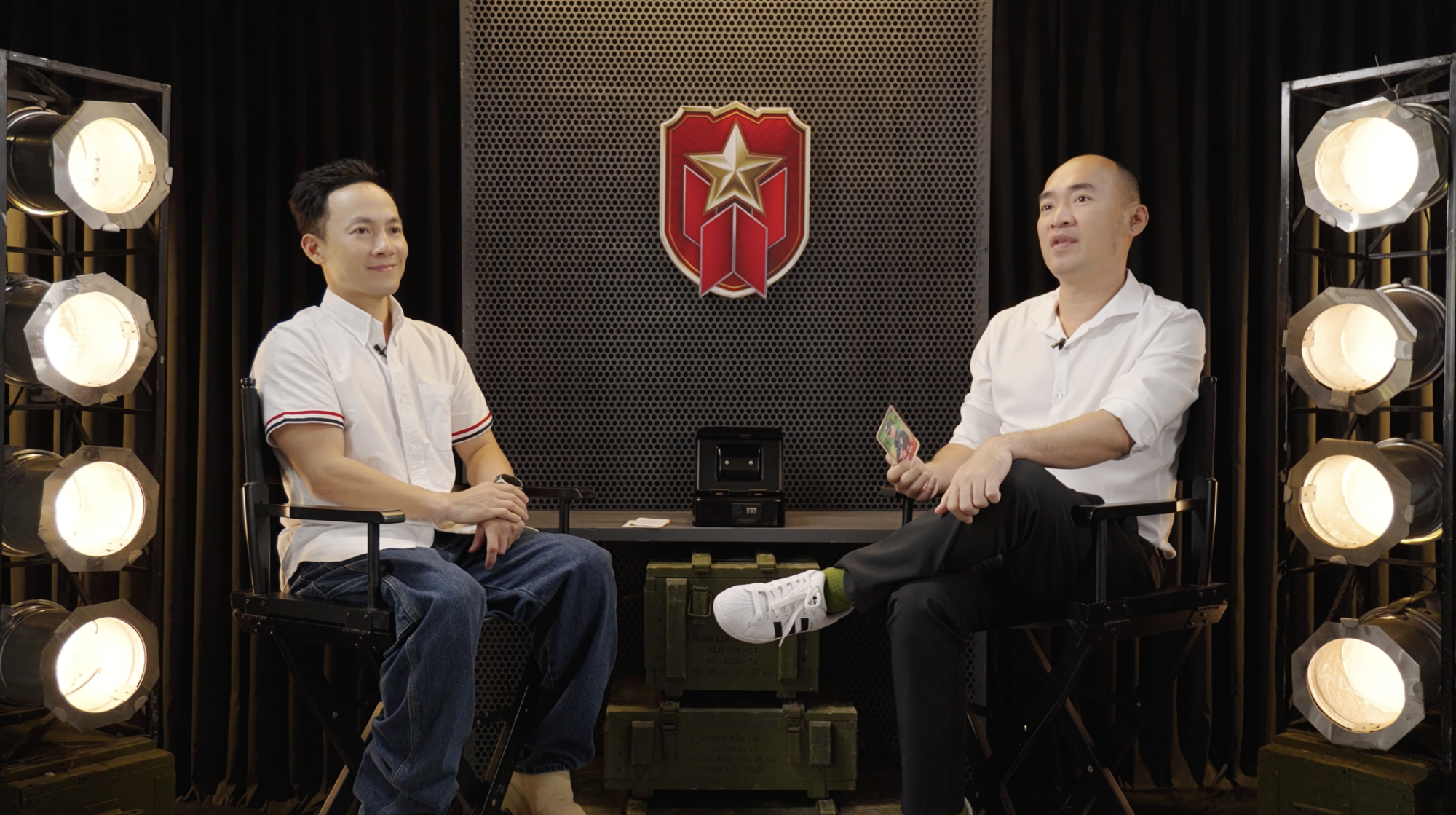 Tiến Luật phải