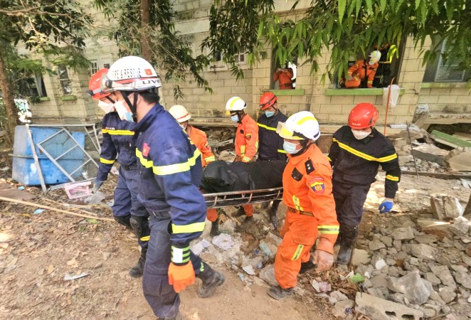 Myanmar hứng chịu thêm gần 100 dư chấn sau động đất- Ảnh 1. Myanmar hứng chịu thêm gần 100 dư chấn sau động đất- Ảnh 1.