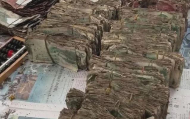 Cụ bà 79 tuổi qua đời để lại tủ tiền mặt, cả nhà đếm xong thì sốc nặng- Ảnh 2. Cụ bà 79 tuổi qua đời để lại tủ tiền mặt, cả nhà đếm xong thì sốc nặng- Ảnh 2.