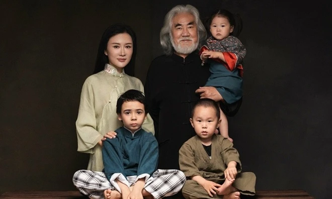 Cụ ông 72 tuổi lấy vợ trẻ kém 30 tuổi không vì