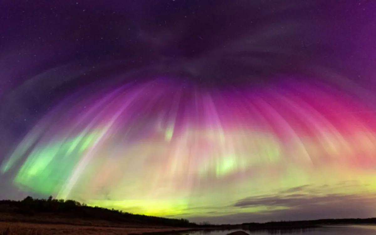 Ngắm cực quang rực rỡ bao phủ Trái Đất từ Trạm Vũ trụ Quốc tế- Ảnh 1. Ngắm cực quang rực rỡ bao phủ Trái Đất từ Trạm Vũ trụ Quốc tế- Ảnh 1.