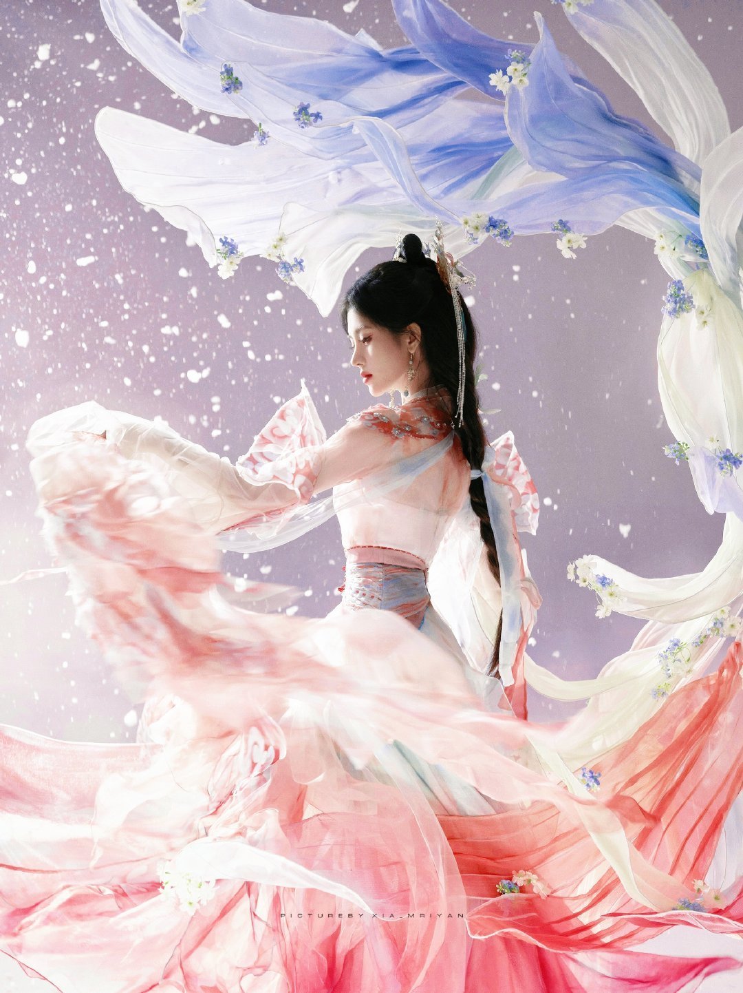 Mỹ nhân đẹp nhất mùng 1 Tết: Nhan sắc như tiên nữ xé tranh bước ra, vừa xuất hiện đã khiến MXH náo loạn- Ảnh 2. Mỹ nhân đẹp nhất mùng 1 Tết: Nhan sắc như tiên nữ xé tranh bước ra, vừa xuất hiện đã khiến MXH náo loạn- Ảnh 2.