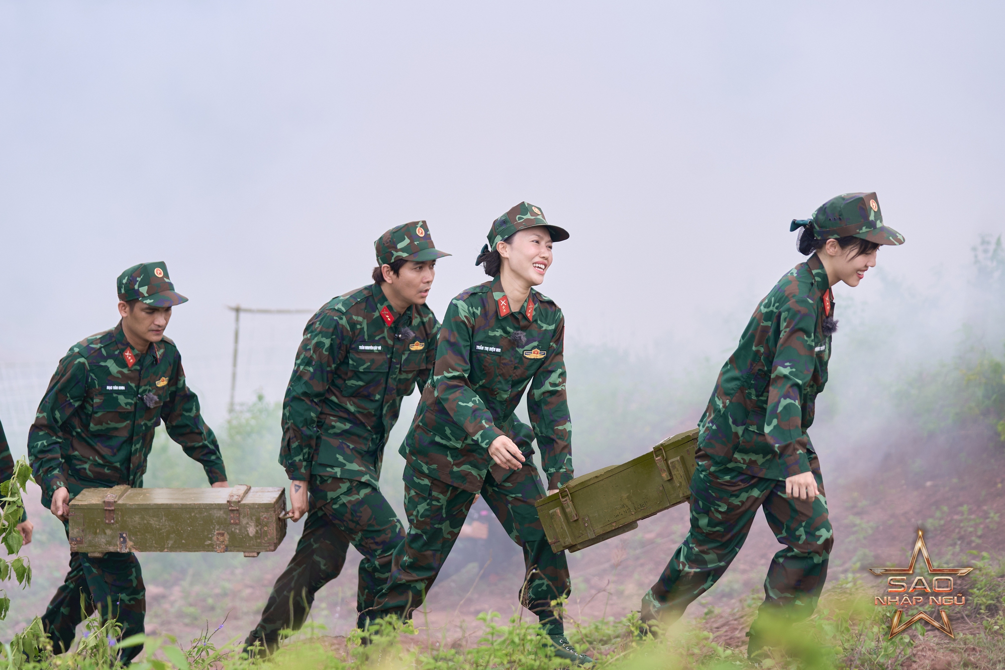 Tập 1 Sao Nhập Ngũ: Chi Pu bị chấn chỉnh, Ninh Dương Lan Ngọc đi không vững vì tai nạn- Ảnh 1.