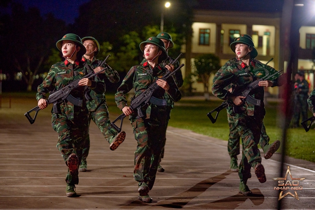 Tập 2 Sao Nhập Ngũ: Lan Ngọc lộ dấu hiệu bất ổn nghiêm trọng, Hoà Minzy bị chê thua Chi Pu- Ảnh 7. Tập 2 Sao Nhập Ngũ: Lan Ngọc lộ dấu hiệu bất ổn nghiêm trọng, Hoà Minzy bị chê thua Chi Pu- Ảnh 7.