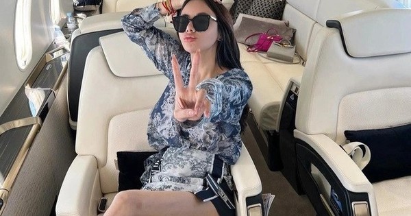 "Rich kid số 1 châu Á" 10 năm trước hiện giờ ra sao? cuoc song xa hoa het nac cua ai nu ty phu singapore hinh 4 17581820406082130760124 1758182622163 1758182622394774105513 9 0 418 655 crop 1758182647707185301247jpg