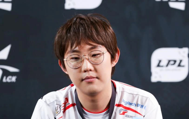 Từng được miễn nghĩa vụ vì mắc bệnh tâm thần, cựu vương CKTG lại bất ngờ lên top 1 Thách đấu Hàn- Ảnh 1. Từng được miễn nghĩa vụ vì mắc bệnh tâm thần, cựu vương CKTG lại bất ngờ lên top 1 Thách đấu Hàn- Ảnh 1.