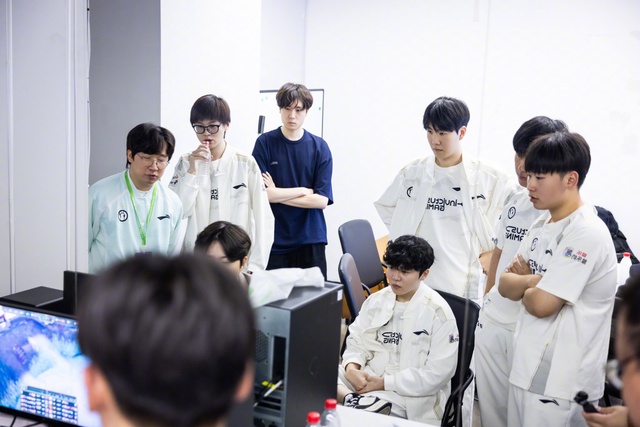 Cựu vương CKTG bất ngờ rơi vào cảnh éo le- Ảnh 2.