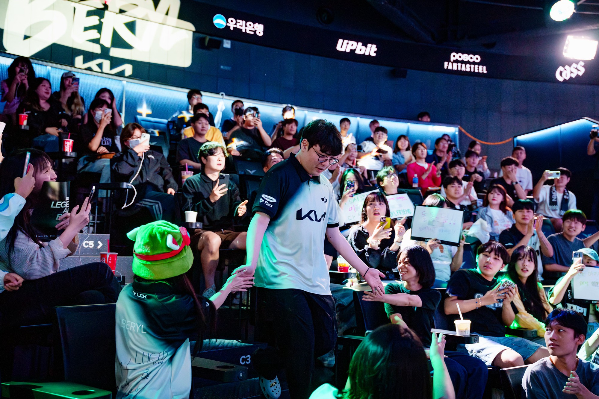 Một cựu vương CKTG chính thức thất nghiệp, xác định luôn tương lai buồn- Ảnh 1. Một cựu vương CKTG chính thức thất nghiệp, xác định luôn tương lai buồn- Ảnh 1.