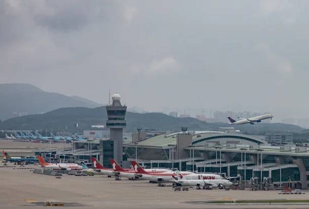 Trẻ sơ sinh tử vong sau khi chào đời trên chuyến bay tới Hàn Quốc, cảnh sát mở rộng điều tra- Ảnh 1. Trẻ sơ sinh tử vong sau khi chào đời trên chuyến bay tới Hàn Quốc, cảnh sát mở rộng điều tra- Ảnh 1.