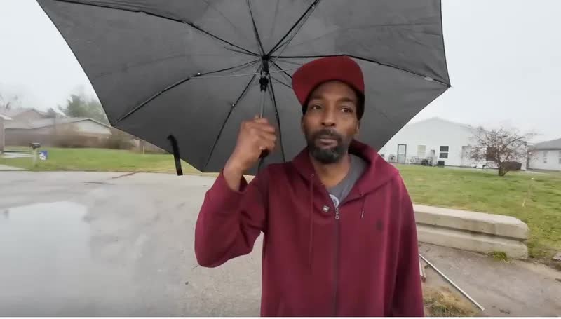 Mua một lô đất, người đàn ông vô tình sở hữu cả con đường: