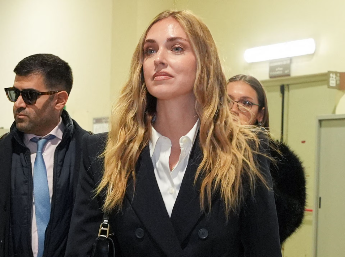 Mẫu nữ “bay” hơn 300 tỷ, nguy cơ ngồi tù 5 năm vì quỵt tiền từ thiện- Ảnh 1. Mẫu nữ “bay” hơn 300 tỷ, nguy cơ ngồi tù 5 năm vì quỵt tiền từ thiện- Ảnh 1.