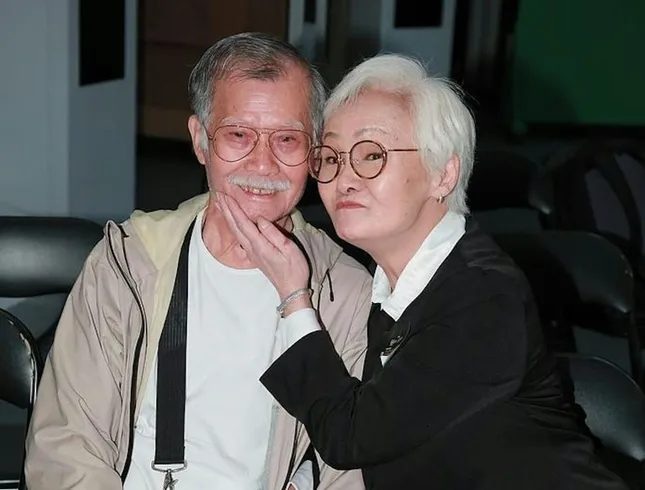 Hiện trường thảm khốc vụ đạo diễn Đường Giai nhảy lầu tự tử- Ảnh 2.