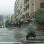 Bão Mitag đổ bộ miền Nam Trung Quốc, hàng loạt trường học và tuyến giao thông ngừng hoạt động d1cf48b971 09691657934886801413322 82992757705863062814056 1758362765090 1758362765498774161641