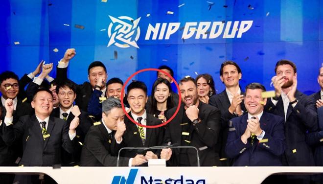 Chồng siêu mẫu Hề Mộng Dao bị tố