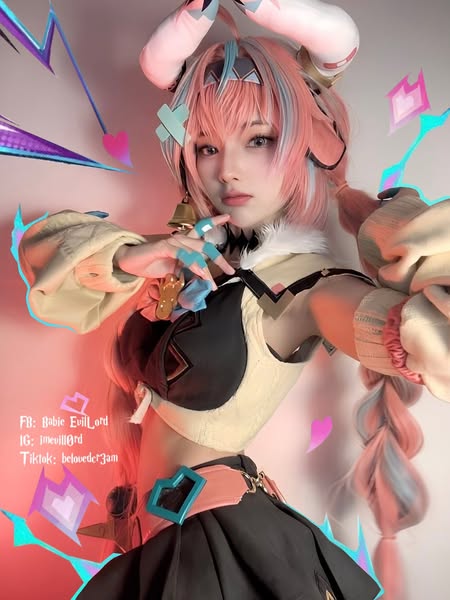 Cosplay Varesa: Nàng bò Genshin Impact qua sự biến hóa của Babie EvilLord d53c2d612fcb